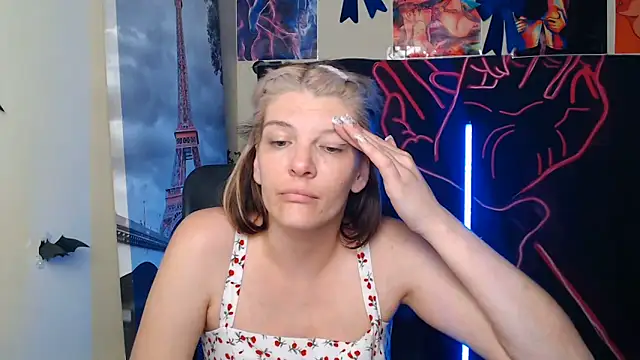 Snapshot of VanessaRey_ chatting on May 23, 3:34 am VanessaRey online show from May 23, 3:34 am