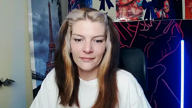 Snapshot of VanessaRey_ chatting on June 2, 6:48 am VanessaRey online show from June 2, 6:48 am