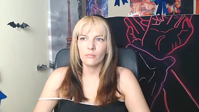Snapshot of VanessaRey_ chatting on June 21, 6:38 am VanessaRey online show from June 21, 6:38 am