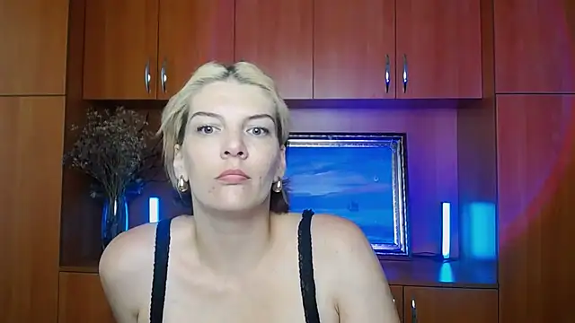 VanessaRey  online show from July 7, 7:09 am