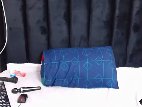 Snapshot of AriesCake chatting on March 22, 10:26 pm AriesCake online show from March 22, 10:26 pm