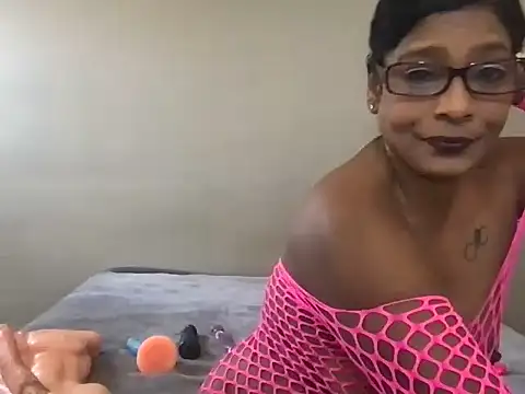 Snapshot of indianrose09 chatting on February 13, 9:49 am indianrose09 online show from February 13, 9:49 am