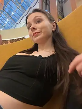 MilaBee online show from November 5, 10:26 am