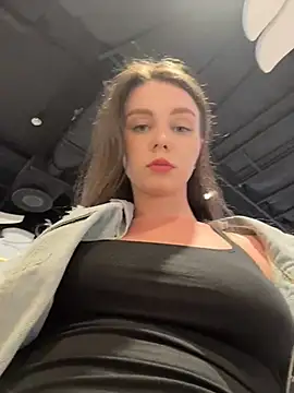 MilaBee online show from July 25, 4:37 pm