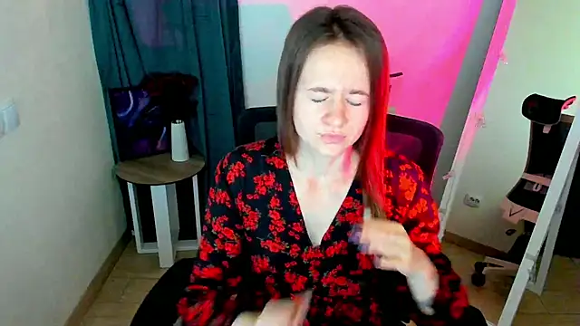 Snapshot of Catherine_e chatting on October 7, 7:33 pm Catherine e online show from October 7, 7:33 pm