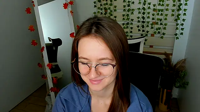 Snapshot of Catherine_e chatting on October 8, 6:27 pm Catherine e online show from October 8, 6:27 pm