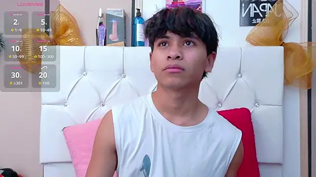 Ethan Westt online show from December 17, 8:26 pm