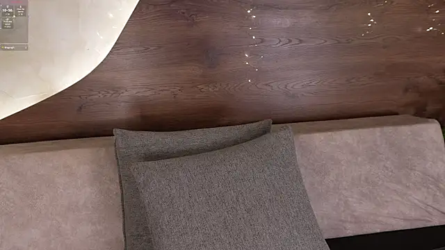 mia lacy  online show from December 17, 8:04 pm