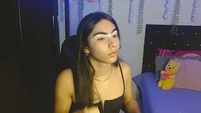 Snapshot of Lyaa_Cute chatting on November 18, 7:24 am Lyaa Cute online show from November 18, 7:24 am