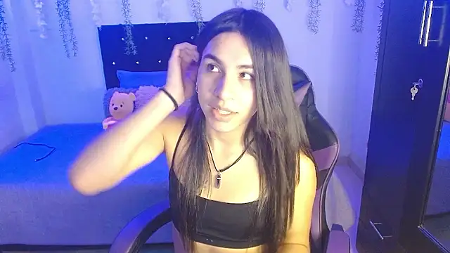 Snapshot of Lyaa_Cute chatting on January 13, 1:44 am Lyaa Cute online show from January 13, 1:44 am