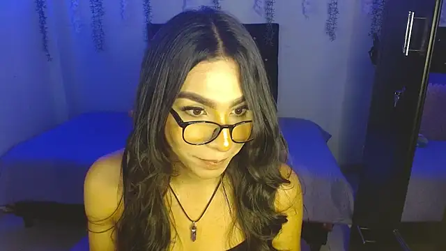 Snapshot of Lyaa_Cute chatting on February 15, 4:53 am Lyaa Cute online show from February 15, 4:53 am