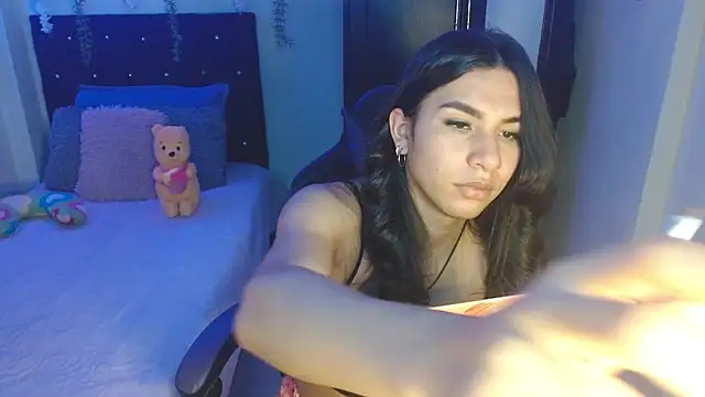 Snapshot of Lyaa_Cute chatting on February 23, 2:42 am Lyaa Cute online show from February 23, 2:42 am