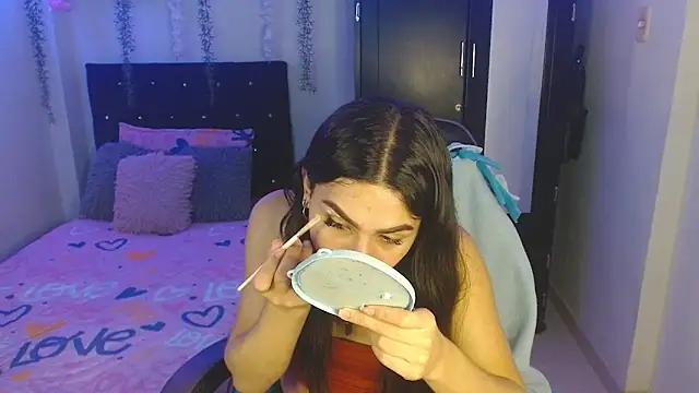 Snapshot of Lyaa_Cute chatting on March 6, 2:52 am Lyaa Cute online show from March 6, 2:52 am