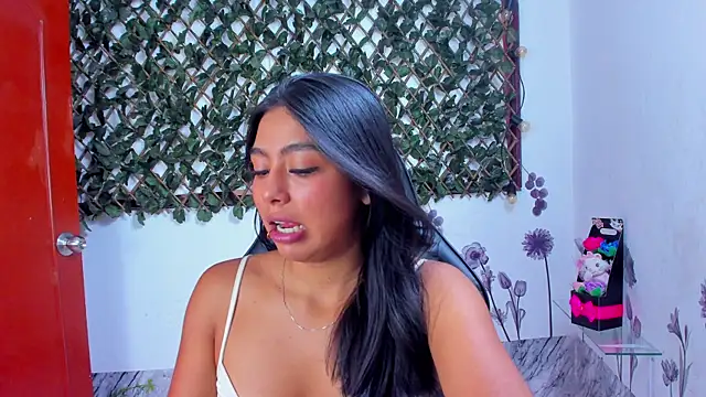 Sarahbrowm  online show from November 10, 7:57 pm