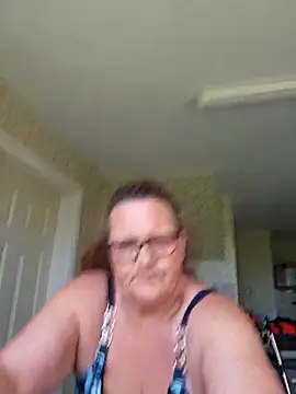 MissQueenBeex online show from May 2, 1:38 pm