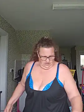 MissQueenBeex online show from May 21, 9:49 am