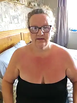 MissQueenBeex online show from May 24, 8:08 am
