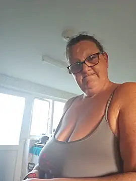 MissQueenBeex online show from May 25, 7:20 pm