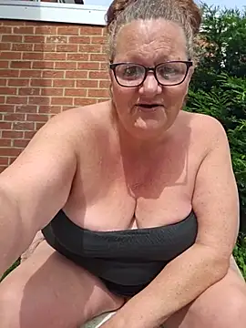 MissQueenBeex online show from May 28, 2:25 pm