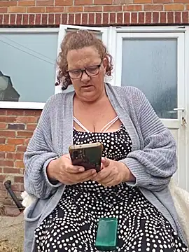 MissQueenBeex online show from June 16, 7:55 am