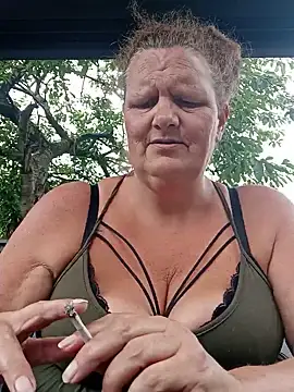 MissQueenBeex online show from July 14, 11:27 am