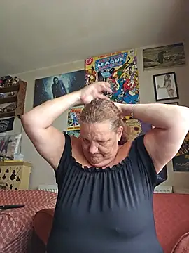 MissQueenBeex online show from July 31, 7:52 am