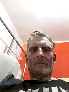 Snapshot of Tomassasdss chatting on October 1, 2:39 am Tomassasdss online show from October 1, 2:39 am