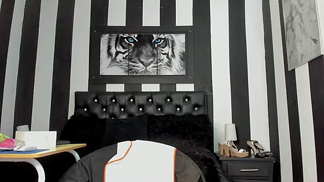 dirtyplayluna online show from October 22, 12:49 pm