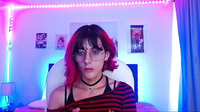 Snapshot of goth_minerva chatting on November 25, 1:22 pm goth minerva online show from November 25, 1:22 pm