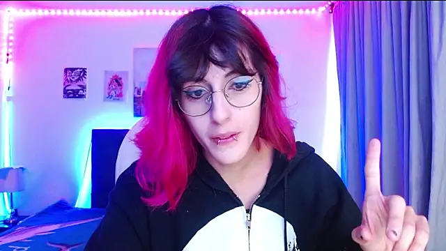 Snapshot of goth_minerva chatting on November 26, 1:23 pm goth minerva online show from November 26, 1:23 pm