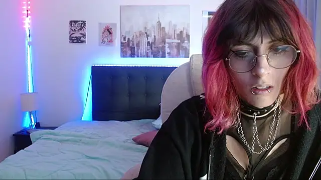 Snapshot of goth_minerva chatting on December 3, 2:04 pm goth minerva online show from December 3, 2:04 pm