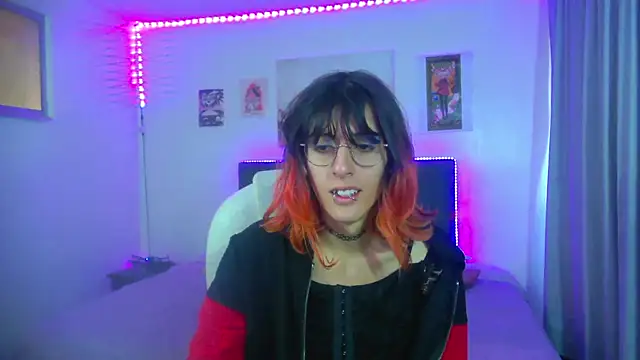 Snapshot of goth_minerva chatting on May 9, 1:38 pm goth minerva online show from May 9, 1:38 pm