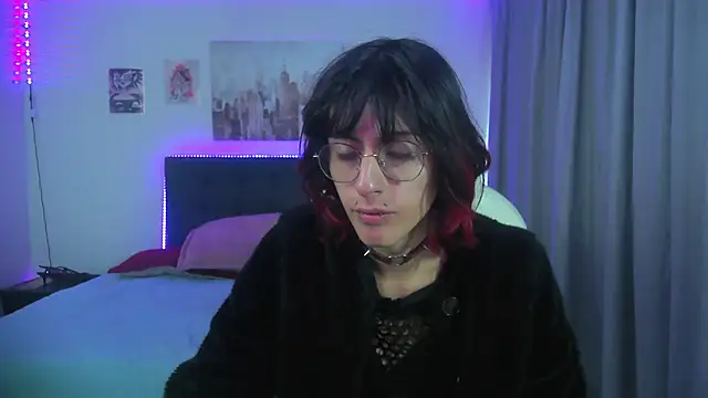 Snapshot of goth_minerva chatting on July 20, 1:35 pm goth minerva online show from July 20, 1:35 pm