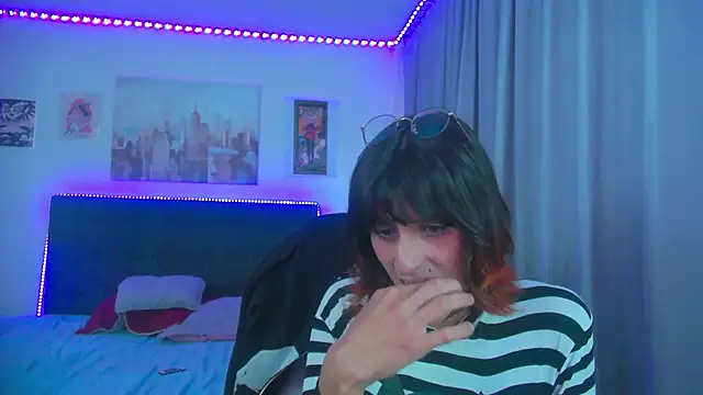 Snapshot of goth_minerva chatting on July 28, 4:39 pm goth minerva online show from July 28, 4:39 pm