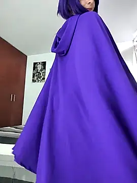 KARINNA  RAVEN online show from March 6, 4:36 pm