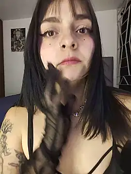 Snapshot of KARINNA__RAVEN chatting on May 10, 12:27 am KARINNA RAVEN online show from May 10, 12:27 am
