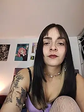 Snapshot of KARINNA__RAVEN chatting on May 15, 12:28 am KARINNA RAVEN online show from May 15, 12:28 am