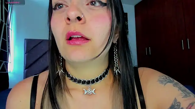 KARINNA  RAVEN online show from July 24, 10:19 pm
