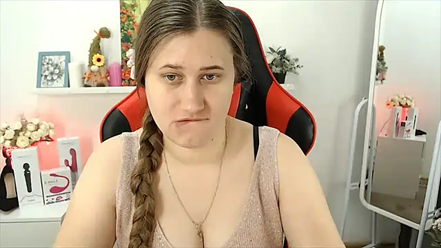 Snapshot of Lucky_Lana chatting on September 21, 2:35 am Lucky Lana online show from September 21, 2:35 am