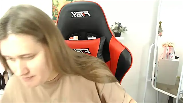 Snapshot of Lucky_Lana chatting on September 22, 2:35 am Lucky Lana online show from September 22, 2:35 am