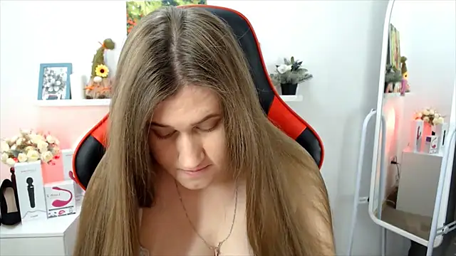 Snapshot of Lucky_Lana chatting on October 13, 2:33 am Lucky Lana online show from October 13, 2:33 am