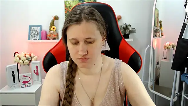 Snapshot of Lucky_Lana chatting on May 5, 1:57 am Lucky Lana online show from May 5, 1:57 am