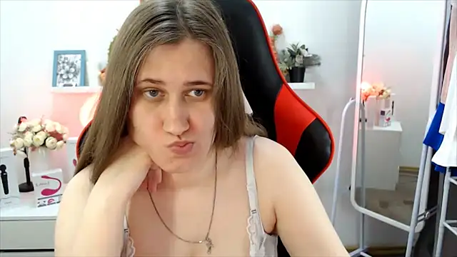 Snapshot of Lucky_Lana chatting on June 3, 2:58 am Lucky Lana online show from June 3, 2:58 am
