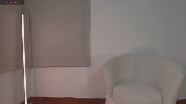 Snapshot of ariana_bae_ chatting on April 18, 12:25 am ariana bae online show from April 18, 12:25 am