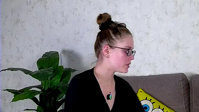 Snapshot of AshleyD_ chatting on October 19, 2:56 am AshleyD online show from October 19, 2:56 am