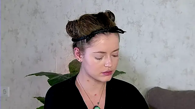 AshleyD  online show from December 1, 2:16 am