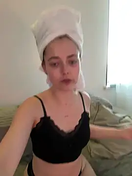 AshleyD  online show from July 26, 3:52 pm