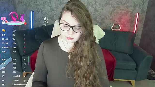 LuxSopphia online show from April 20, 7:04 pm