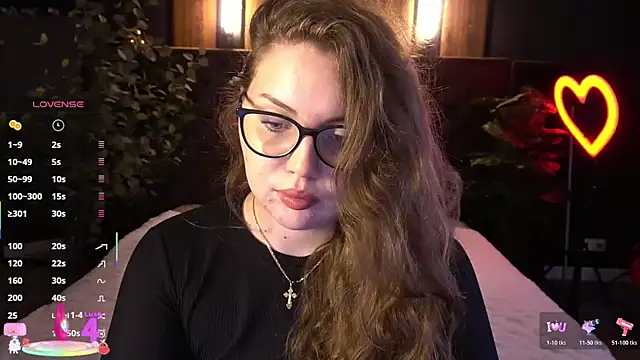 LuxSopphia online show from June 14, 12:40 pm