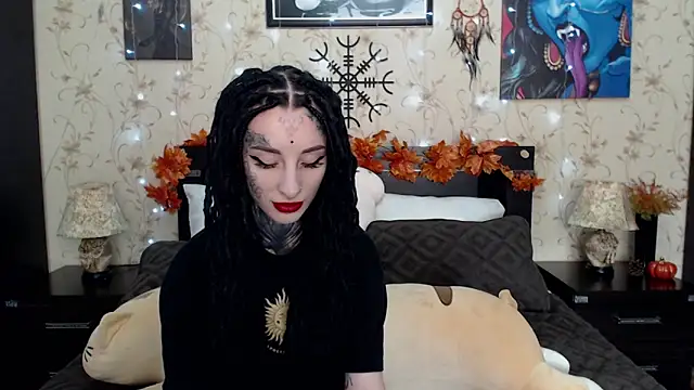 Snapshot of Velvetbat chatting on October 18, 7:09 am Velvetbat online show from October 18, 7:09 am